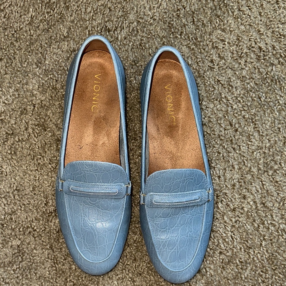 Vionic Women's Sky Blue Textured Loafers
